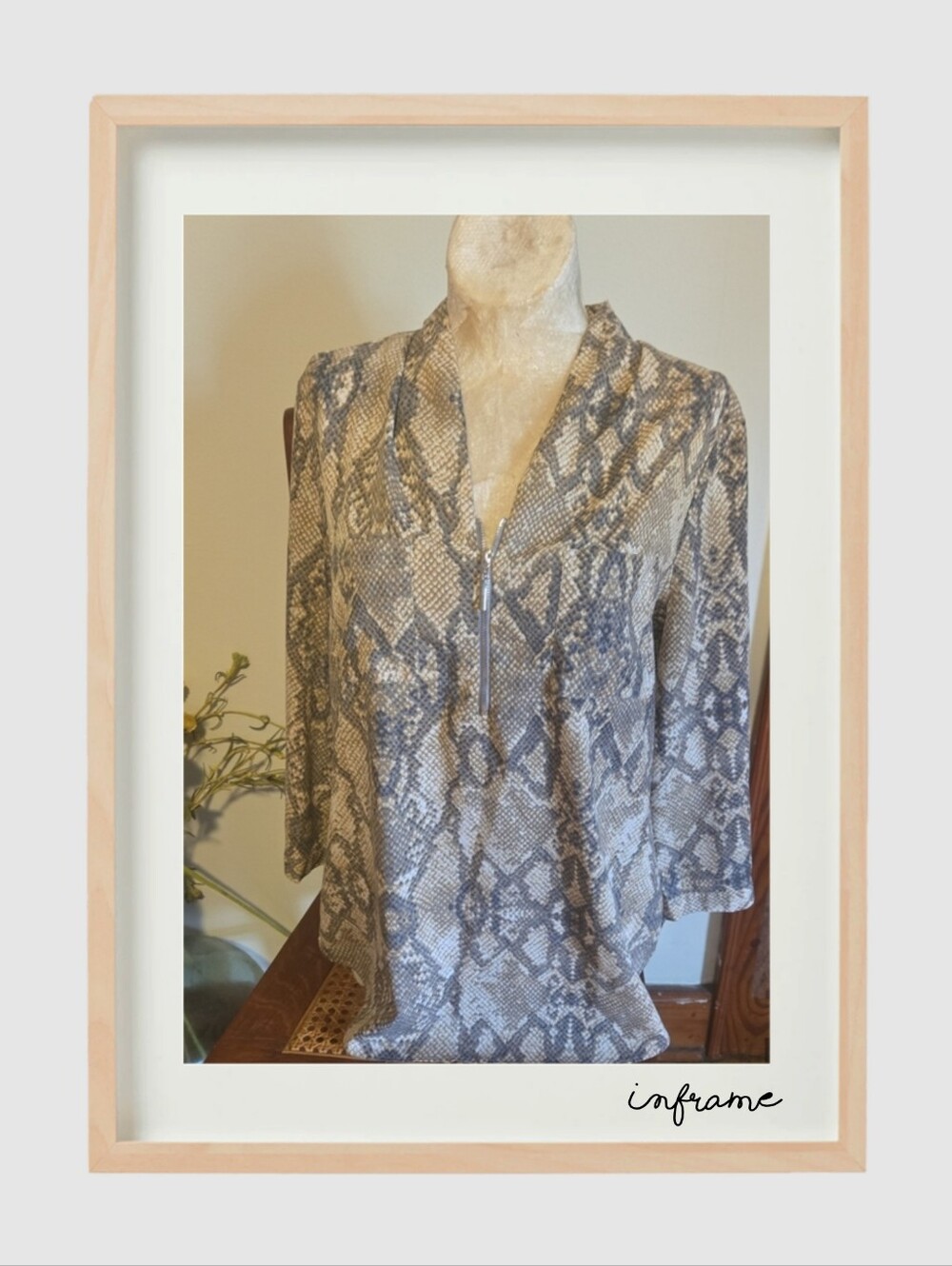Jaclyn Smith Snake-Print Zip-Front Top Size Small